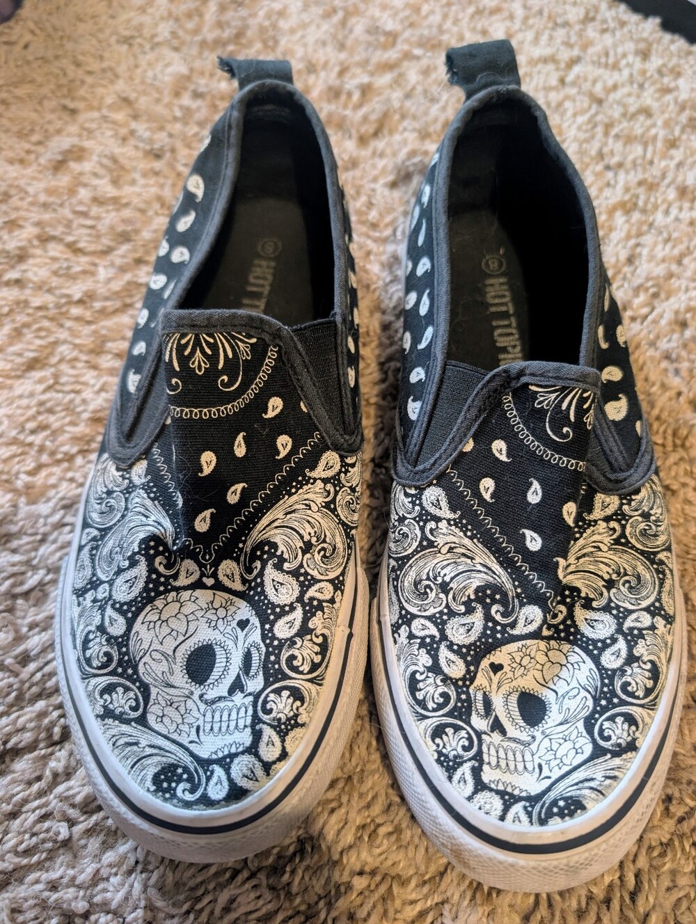Hot Topic Skull Bandana Slip-Ons Womens 8